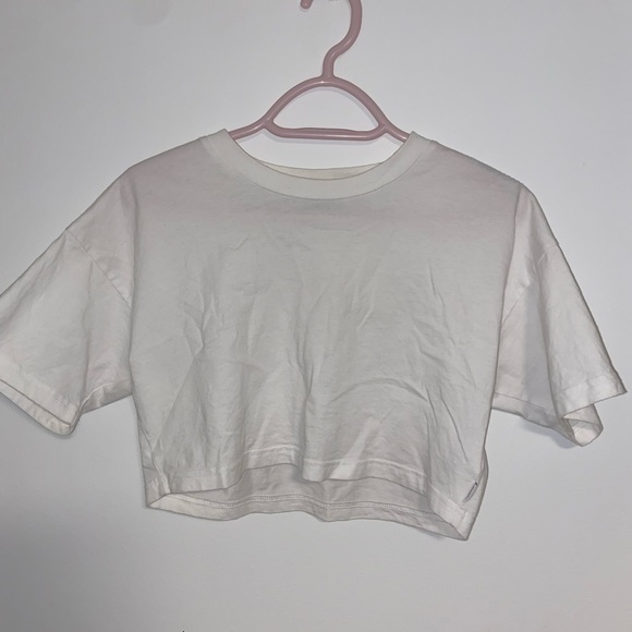 2 TNA Cropped T-shirt’s - Picture 3 of 4